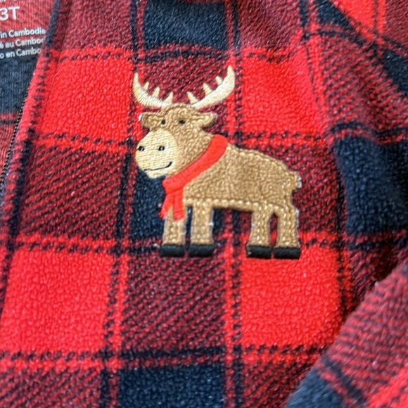 Carters 3T footie Jammie’s - Picture 3 of 3